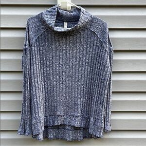 Free People Ribbed Blue Boxy Mock Neck Sweater size Medium